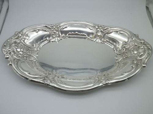 VINTAGE SILVER PLATED REPOUSSE OVAL SERVING BOWL GREAT CONDITION