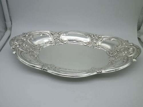 VINTAGE SILVER PLATED REPOUSSE OVAL SERVING BOWL GREAT CONDITION