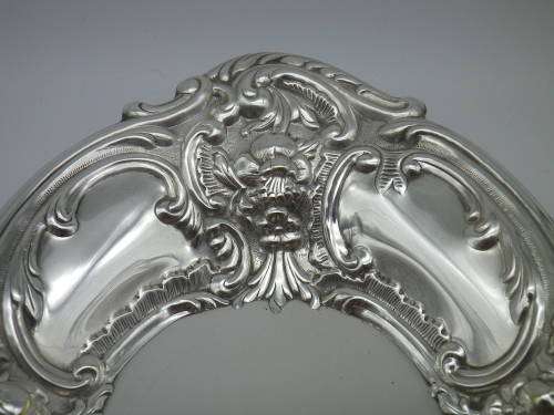 VINTAGE SILVER PLATED REPOUSSE OVAL SERVING BOWL GREAT CONDITION