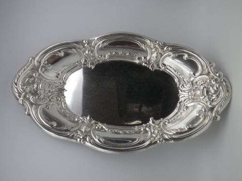 VINTAGE SILVER PLATED REPOUSSE OVAL SERVING BOWL GREAT CONDITION