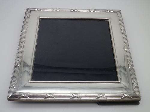 HALLMARKED STERLING SILVER FRONTED PICTURE FRAME R.Carr Ltd Sheffield, 2001 17.5CM
