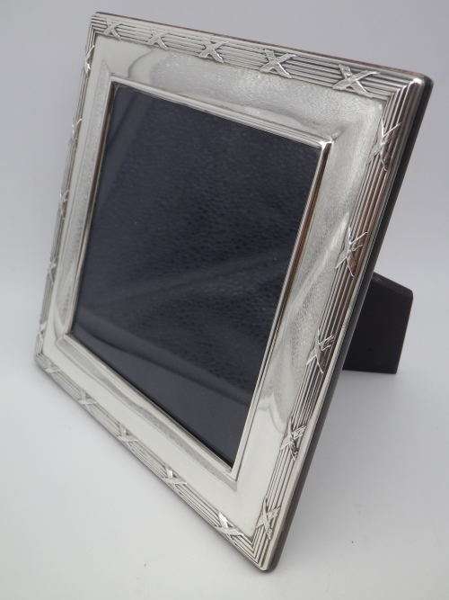 HALLMARKED STERLING SILVER FRONTED PICTURE FRAME R.Carr Ltd Sheffield, 2001 17.5CM