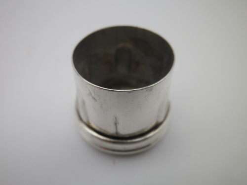 Art Deco 935 Silver lipstick holder. 1.8 x 5.5 cm  12.1 g Maker: Kosca RARE!