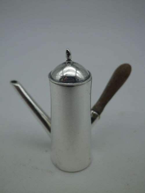 RARE!! STUNNING!! MINIATURE Hallmarked Silver chocolate pot. London 1977. Maker CM.3.5cm high
