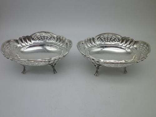 FOR DESDES ONLY PLEASE! Hallmarked Sterling silver bon bon dishes. Birmingham, 1932