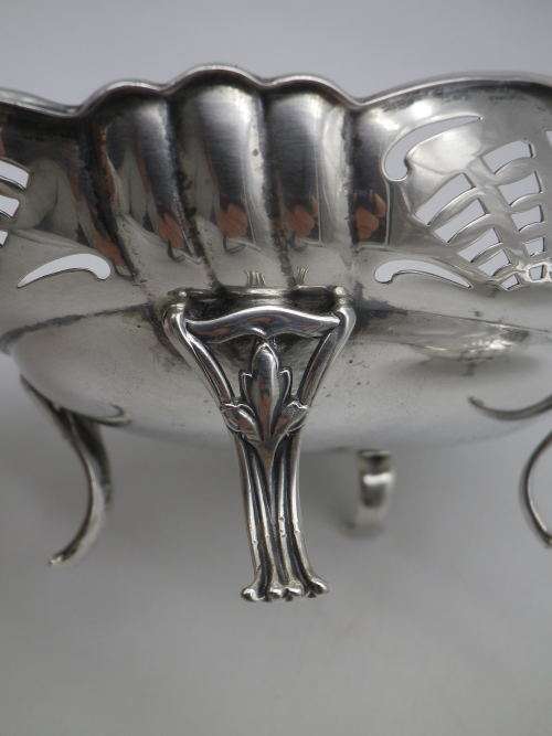 FOR DESDES ONLY PLEASE! Hallmarked Sterling silver bon bon dishes. Birmingham, 1932