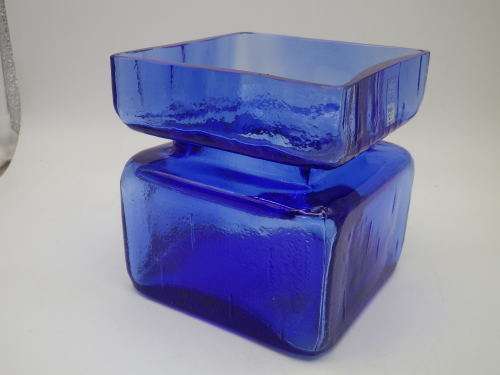 Mid Century Modern Pala Riihimaen Lasi Glass Vase Finland 1960s Helena Tynell 11x11cm original Label