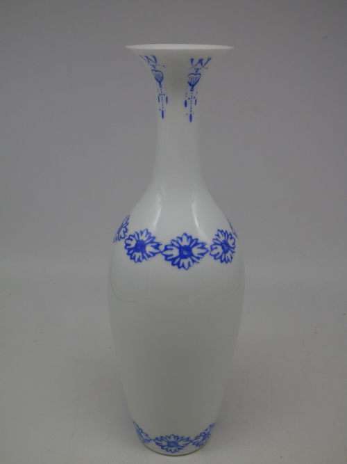 Exquisite Oriental delicate eggshell porcelain vase hand painted chrysanthemums 19.5cm (1 of 3)