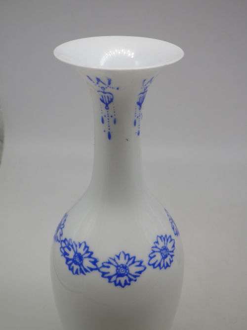 Exquisite Oriental eggshell porcelain vase hand painted flowers on a cliff face 19.5cm (2 of 3)