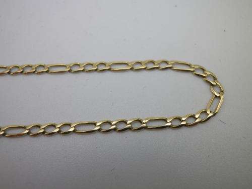 Dainty 9ct yellow flat link gold bracelet. 19 cm long 0.9grm