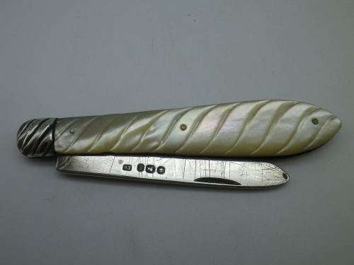 Antique Silver Folding Fruit Knife. Mother of Pearl handle. Sheffield 1896 Edward Bradley. RARE