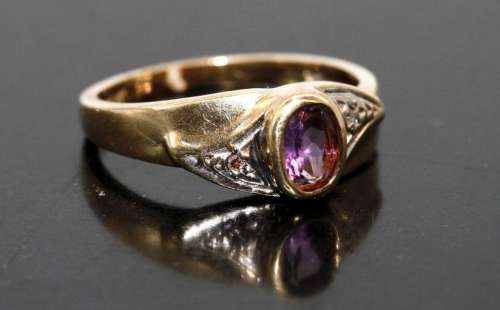 Beautiful 9ct Yellow Gold, Amethyst and diamond ring Size N