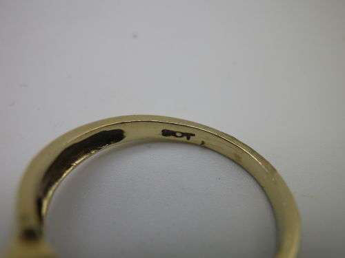 Beautiful 9ct Yellow Gold, Amethyst and diamond ring Size N