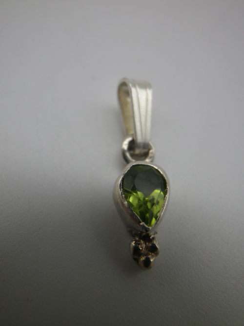 Sterling Silver & PERIDOT Necklace & Huggy Earrings set