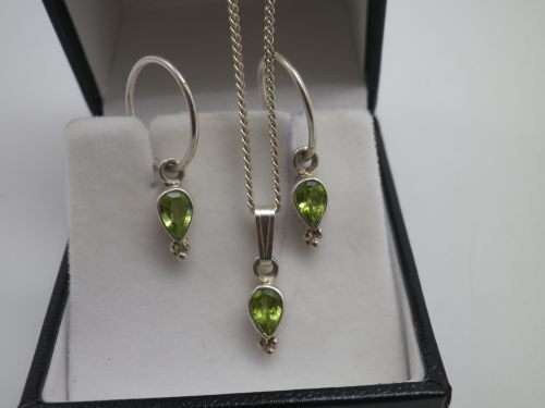Sterling Silver & PERIDOT Necklace & Huggy Earrings set