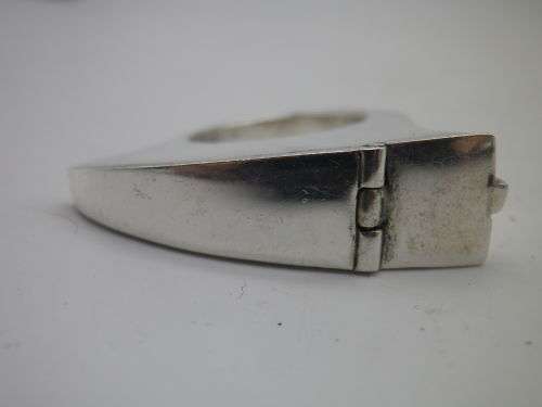 Poison Ring!  Sterling Silver, with secret compartment. Size T. 18 grms Huge & Chunky