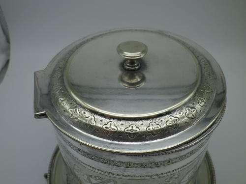 Antique Silver Plated Biscuit Barrel. Lion paw feet 16cm tall. Maker: HB