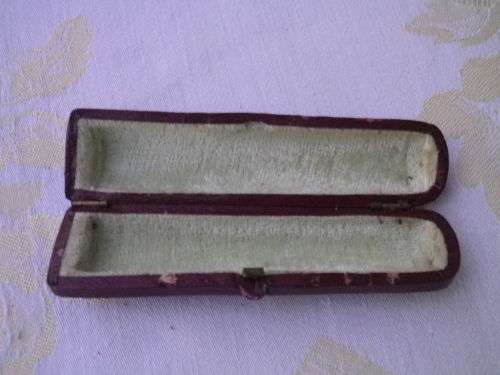 Vintage Cheroot Holder. Bakelite or Celluloid  with gold tone tip in Original leather case