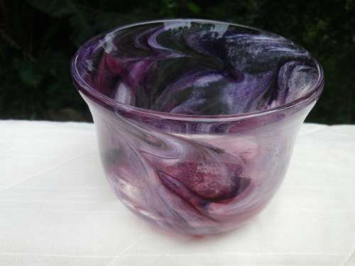 WOW!! DAVID READE original Signed and Dated 1985 Hand Blown Glass Bowl with Purple and White Swirls