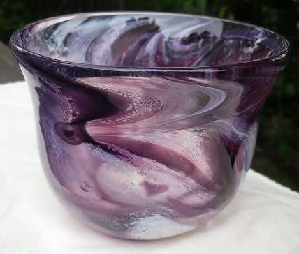 WOW!! DAVID READE original Signed and Dated 1985 Hand Blown Glass Bowl with Purple and White Swirls