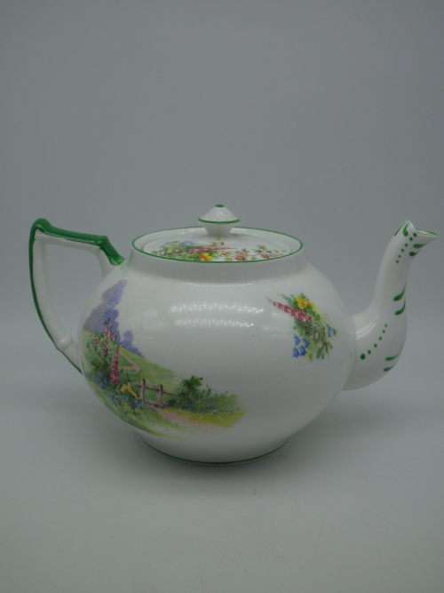 BELL CHINA, England Fine Bone China Vintage Teapot. Pattern is: MEADOWSIDW. Lovely Condition