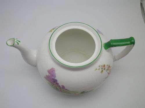 BELL CHINA, England Fine Bone China Vintage Teapot. Pattern is: MEADOWSIDW. Lovely Condition