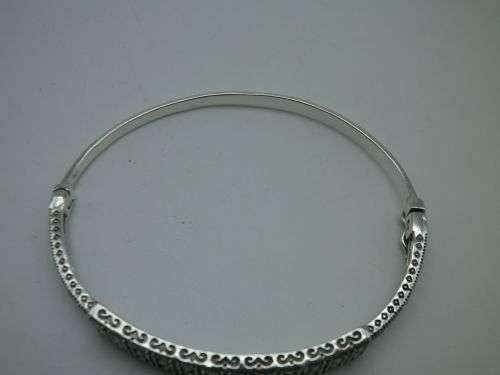 STERLING SILVER & MARCASITE BANGLE. 10.8 grms; 6.3 x 5.4 x 0.7mm. BEAUTIFUL!