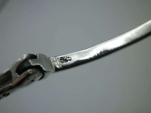 STERLING SILVER & MARCASITE BANGLE. 10.8 grms; 6.3 x 5.4 x 0.7mm. BEAUTIFUL!