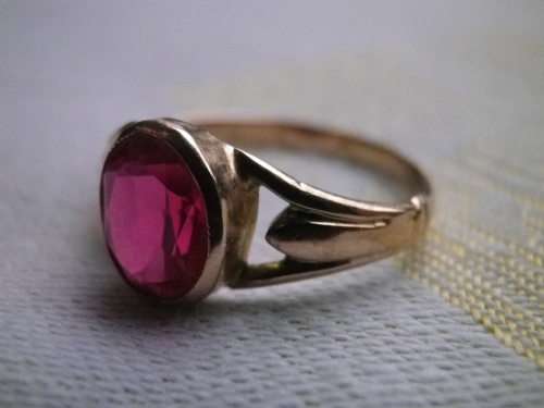 9ct ROSE GOLD and RUBY VINTAGE RING Size K , 2 grm