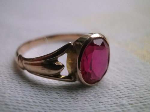 9ct ROSE GOLD and RUBY VINTAGE RING Size K , 2 grm