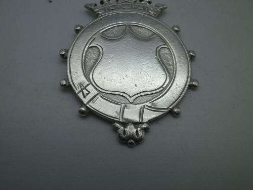 Hallmarked Sterling Silver Crested Fob Medal.  Birmingham, 1923/24 Maker: Walker and Hall 9grms