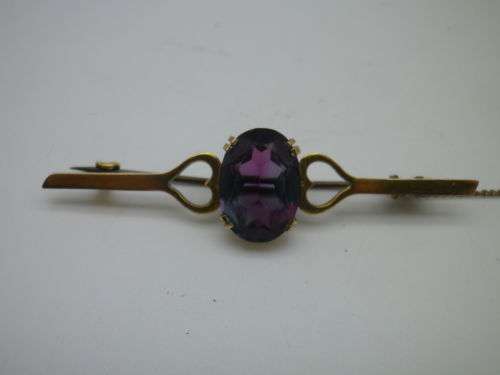 Hallmarked 9ct Yellow Gold and Rhinestone? Vintage Brooch. 5.7 cm long, 4.8 grms
