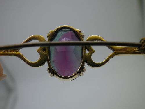 Hallmarked 9ct Yellow Gold and Rhinestone? Vintage Brooch. 5.7 cm long, 4.8 grms