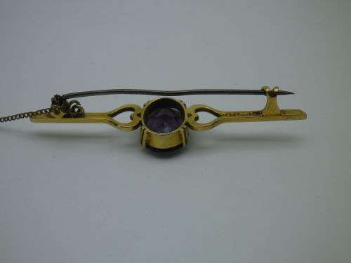 Hallmarked 9ct Yellow Gold and Rhinestone? Vintage Brooch. 5.7 cm long, 4.8 grms
