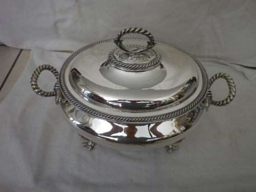 Spectacular Large Silver Plated Lidded Tureen with rope handles. Heavy, Good Quality 40 x 25 x 25 cm