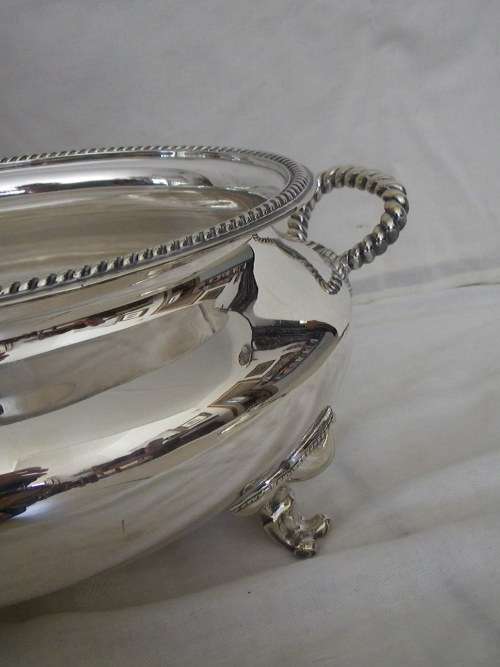 Spectacular Large Silver Plated Lidded Tureen with rope handles. Heavy, Good Quality 40 x 25 x 25 cm