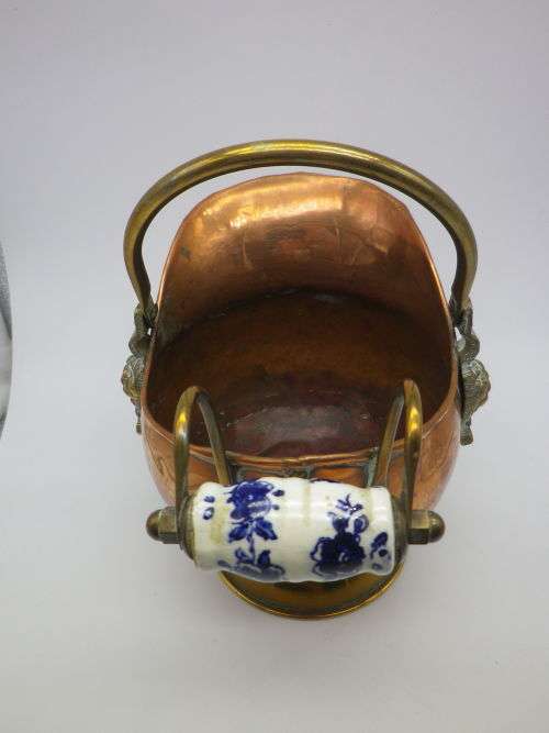 Small Copper & Brass Miniature Decorative Coal Scuttle. Porcelain handle 22x13cmToilet roll holder