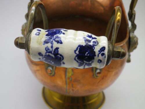 Small Copper & Brass Miniature Decorative Coal Scuttle. Porcelain handle 22x13cmToilet roll holder
