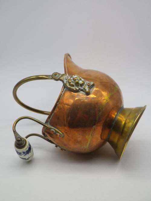 Small Copper & Brass Miniature Decorative Coal Scuttle. Porcelain handle 22x13cmToilet roll holder