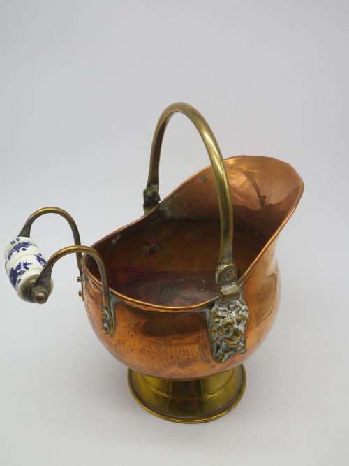 Small Copper & Brass Miniature Decorative Coal Scuttle. Porcelain handle 22x13cmToilet roll holder