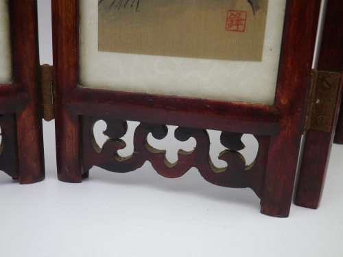 Chinese Hand painted folding 4 panel wood & glass Vintage Table Screen. Signed. 35x24cm Exquisite!