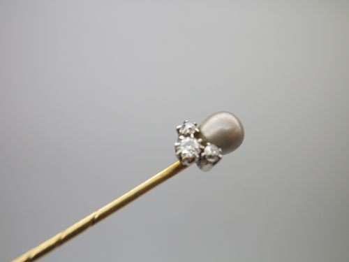 Antique 9ct Yellow Gold Stick pin set with Natural Black Pearl & 3 diamonds. 7cm Beautiful!