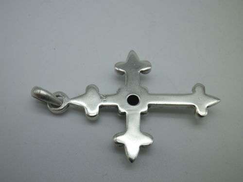 Pretty Sterling Silver and Garnet Vintage Cross Pendant 5 grms 5 x 3.1 cm