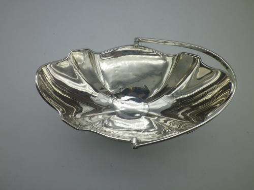 Hallmarked silver sweet basket. London 1894 Thomas Bradbury & Sons 139g