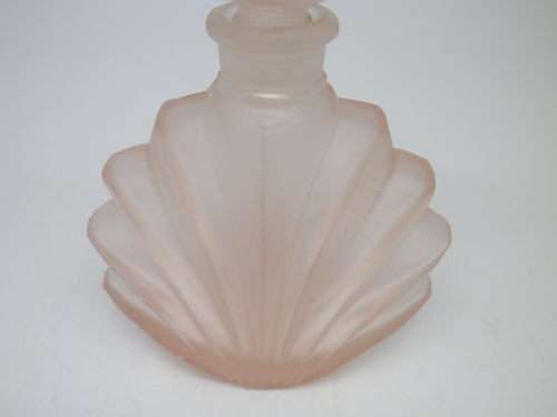 Art Deco Style Dusky Pink Glass Perfume Bottle. 11cm tall. No damage. Charming!