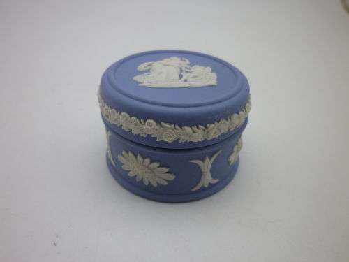 Wedgwood Blue Jasperware Small Round Lidded Pill or Trinket Box. 4.5cm x 3.1cm high