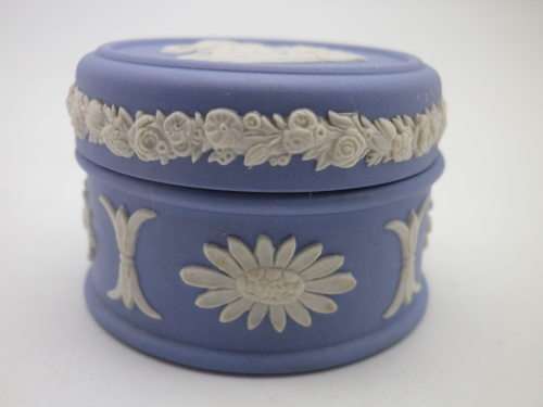 Wedgwood Blue Jasperware Small Round Lidded Pill or Trinket Box. 4.5cm x 3.1cm high