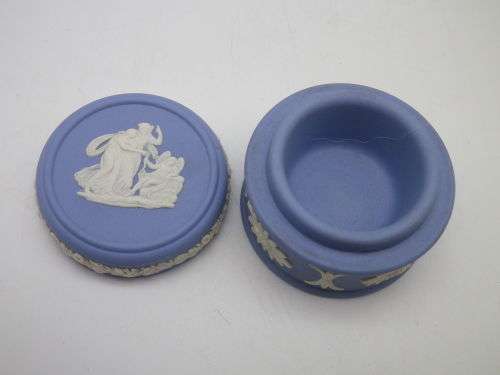 Wedgwood Blue Jasperware Small Round Lidded Pill or Trinket Box. 4.5cm x 3.1cm high