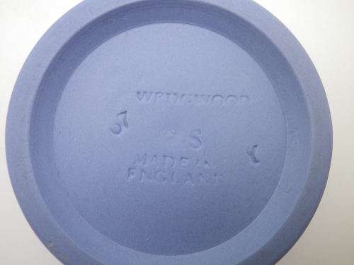 Wedgwood Blue Jasperware Small Round Lidded Pill or Trinket Box. 4.5cm x 3.1cm high