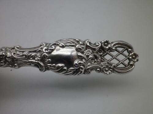 Bell with beautiful Hallmarked Silver Handle. Birmingham, 1956 Maker: William Adams Ltd